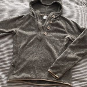 North face pullover women’s M